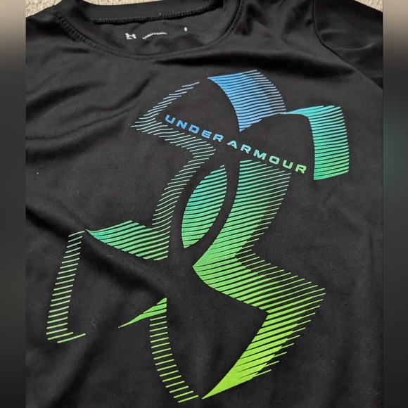 Under Armour & Nike Short Sleeve Top Bundle size 6 - Picture 9 of 10